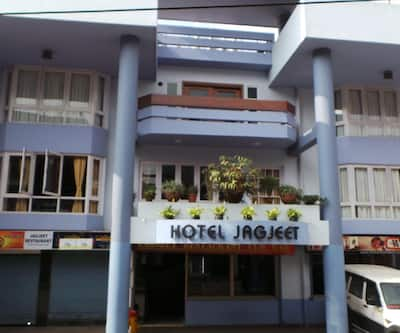 https://imgcld.yatra.com/ytimages/image/upload/t_hotel_yatra_city_desktop/v1452874625/Domestic Hotels/Hotels_Mirik/Hotel Jagjeet/SideView.jpg